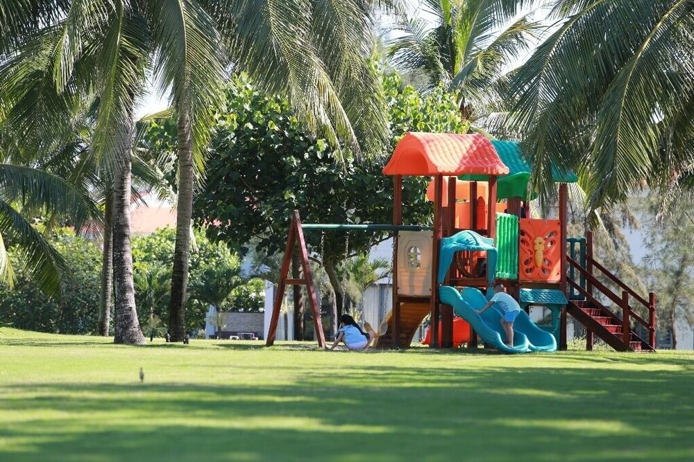 Ocean Villa Da Nang 4BR 5 Beds, Private Pool and Kitchen