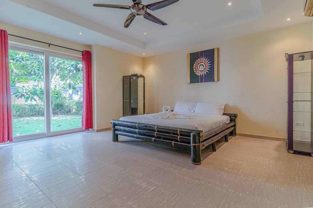 Tropical Luxury 4BR Pool Villa w Game Area