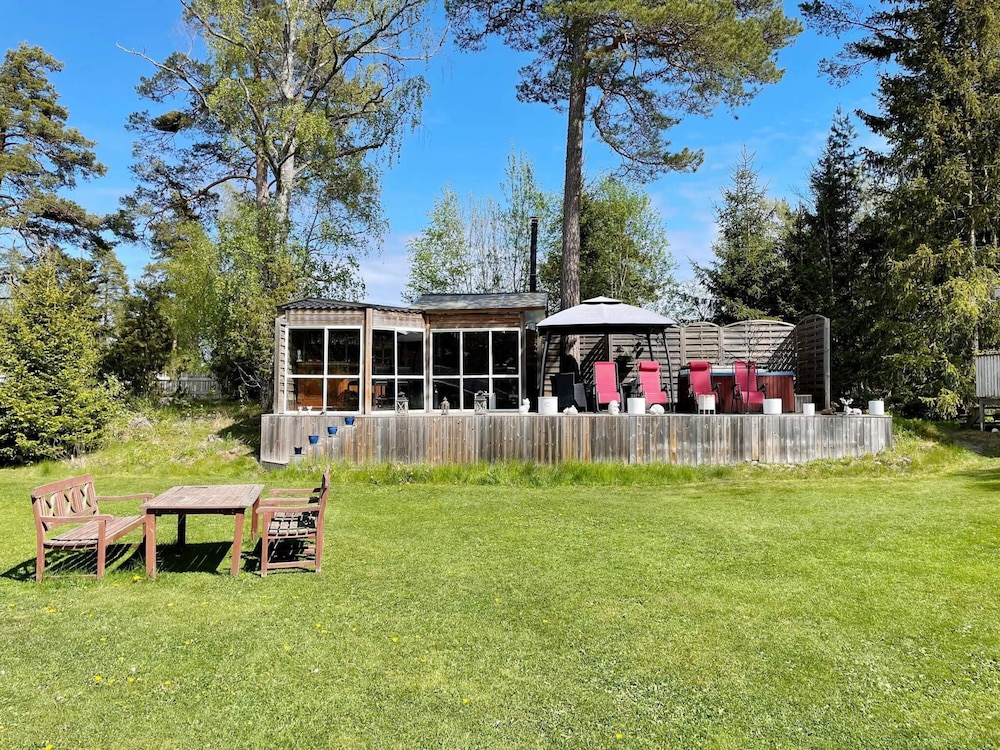 Cozy Summer Retreat in Graddo