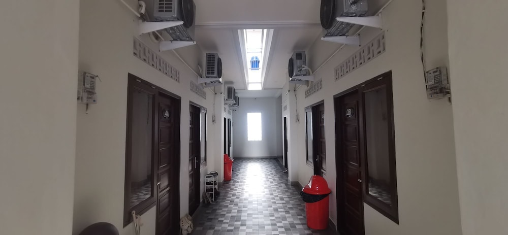 Hotel O Madina Homestay