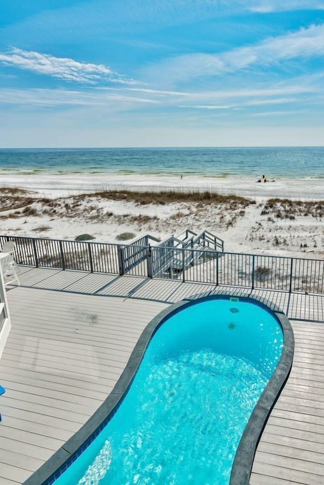 Stunning Views! 9BR Gulf Front Home, Pool, Elevator, Pool Table