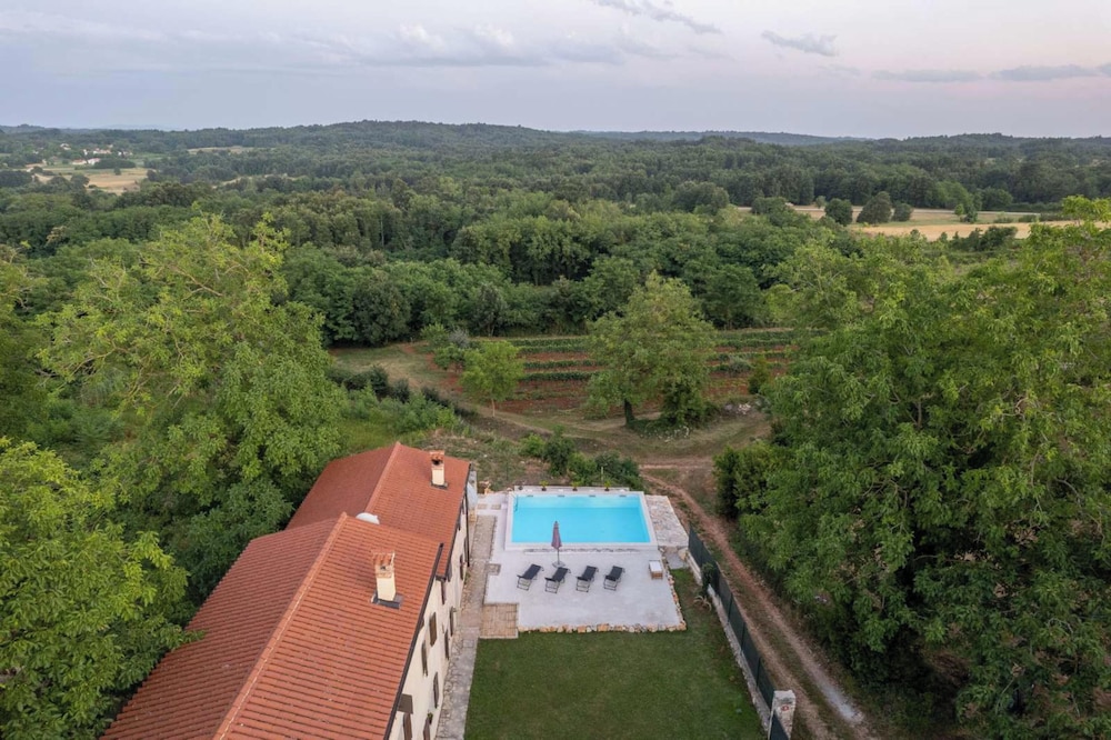 Holiday House with Pool Villa Ladybug