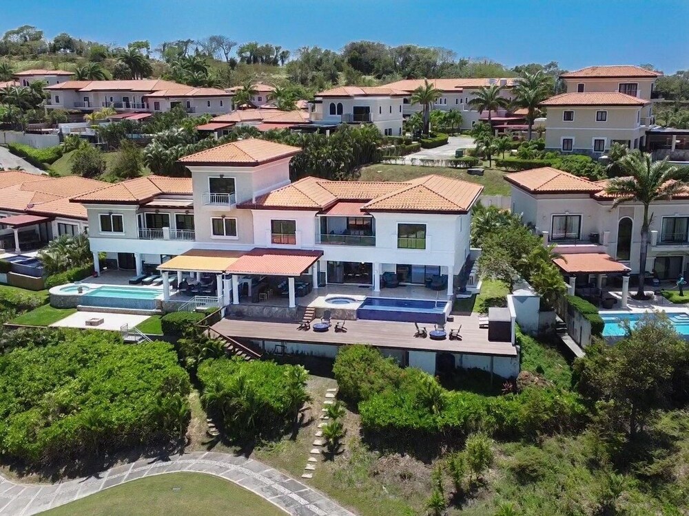 Pristine Bay 1005- Villa Loce 4 Bedroom Home