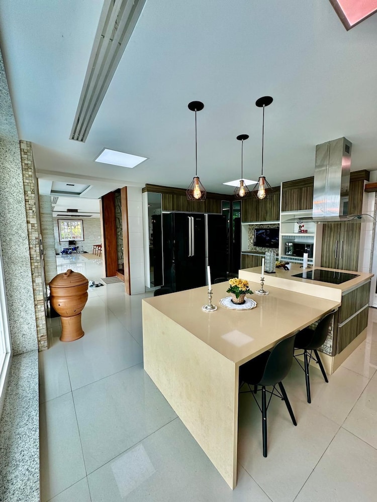 Leonardi's Sunset House