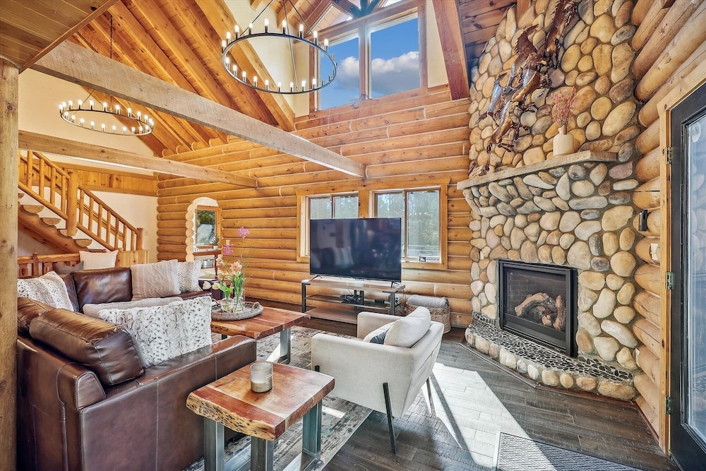 American Way Chalet 5 Bedroom Home