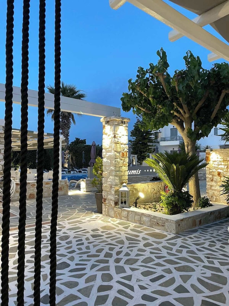 Zoumis Residence