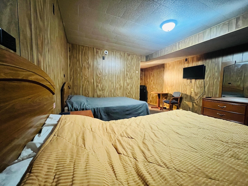 Sycamore Motel Havana IL Near Illinois River