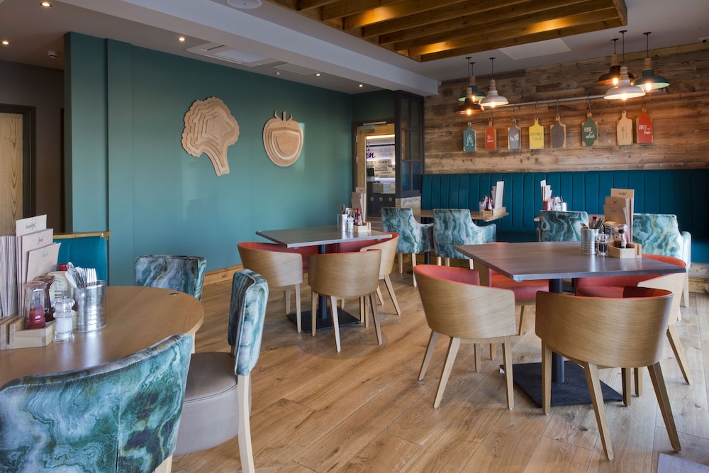 Premier Inn Rhyl Seafront 4