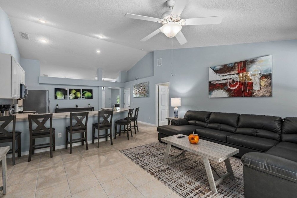 Legacy Park Villa: 5br, Pool, Spa & Near Disney 5 Bedroom Villa