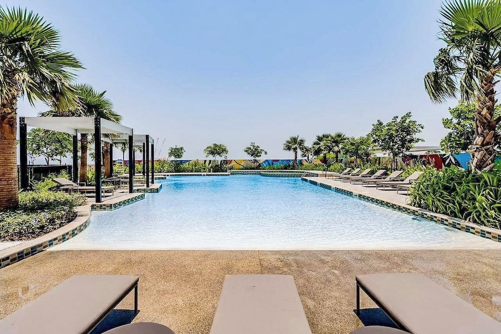 PVH - Contemporary 2BR - Aykon Tower C