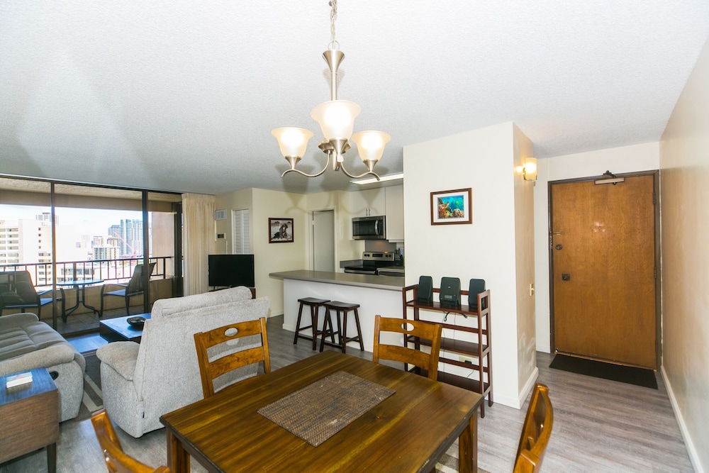 Discovery Bay 2308 1 Bedroom Condo by RedAwning