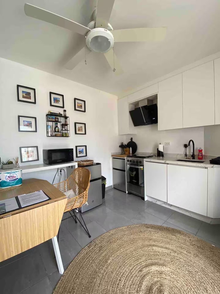 Palm Beach Vacaysuites - Garden Suite - Poolside