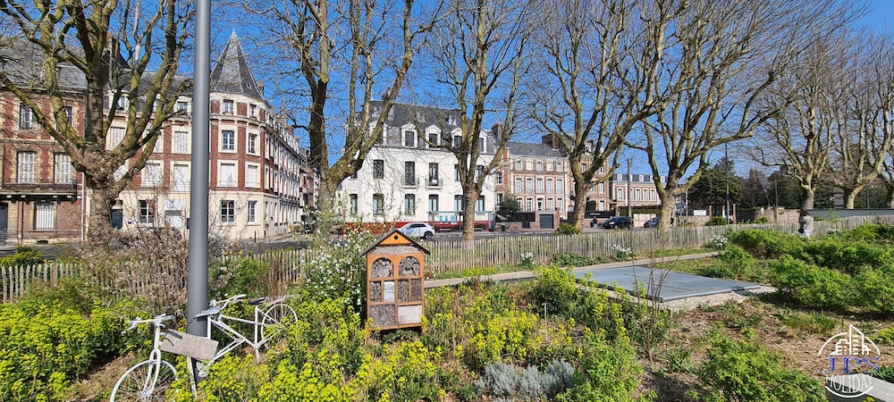 Le Phare Dieppois by JPS Holiday - Chaleureux Appartement au Cœur de Dieppe view 4