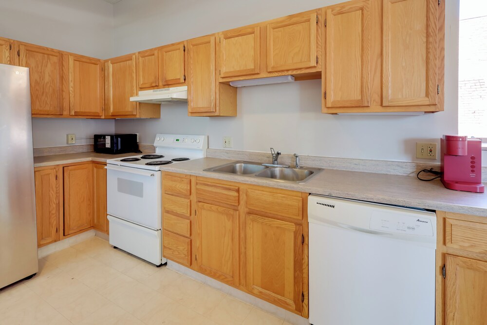 Explore Old Market: Convenient Omaha Condo