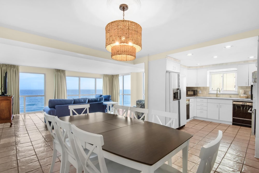 Shoreline Towers 1081