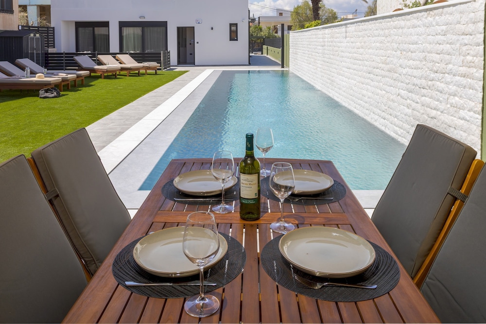 Potame Suite by Estia Pool View