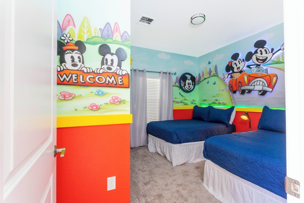 Wonderful 5 Bd Close to Disney Storey Lake 2980 view 2