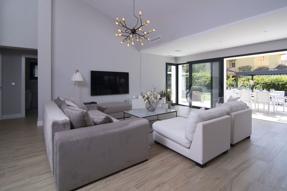 MAR - Luxury Villa Marbesa 400 meters to beach - Image 4