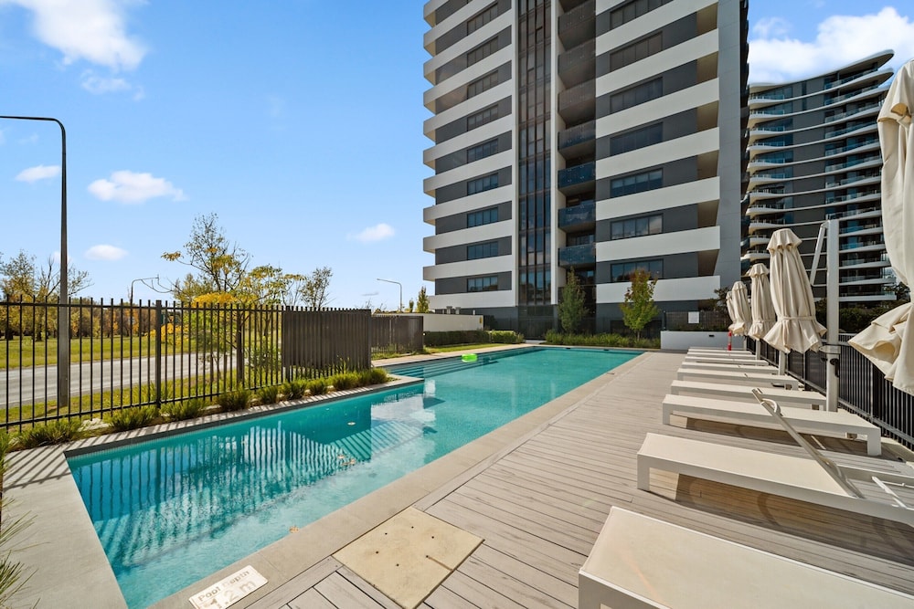 Stylish 2-bed Apartment With Luxe Amenities Access