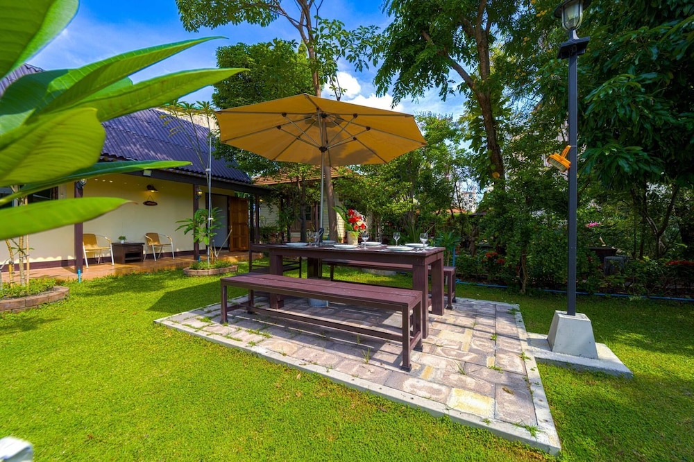 Fantastic Resort Near Town Location BS88