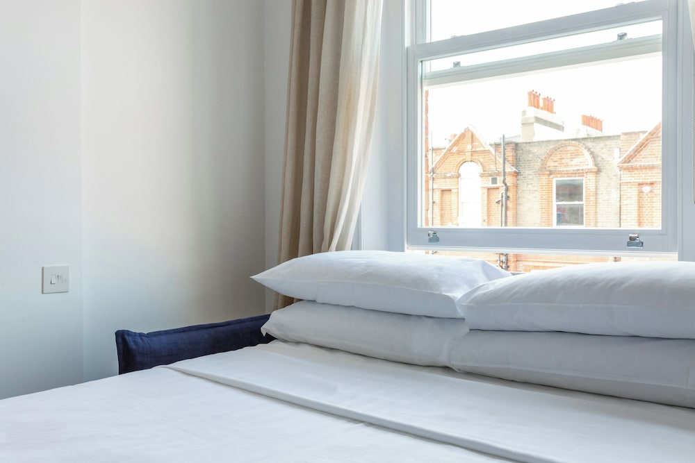 Cresswell Gardens IV by Onefinestay