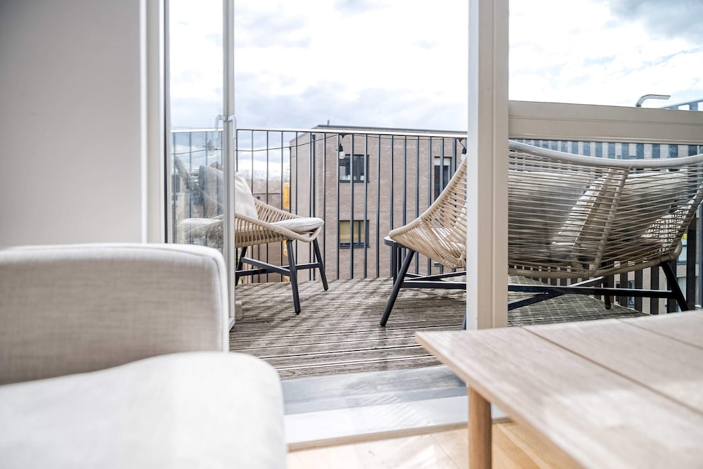 Modern Bermondsey Apartment