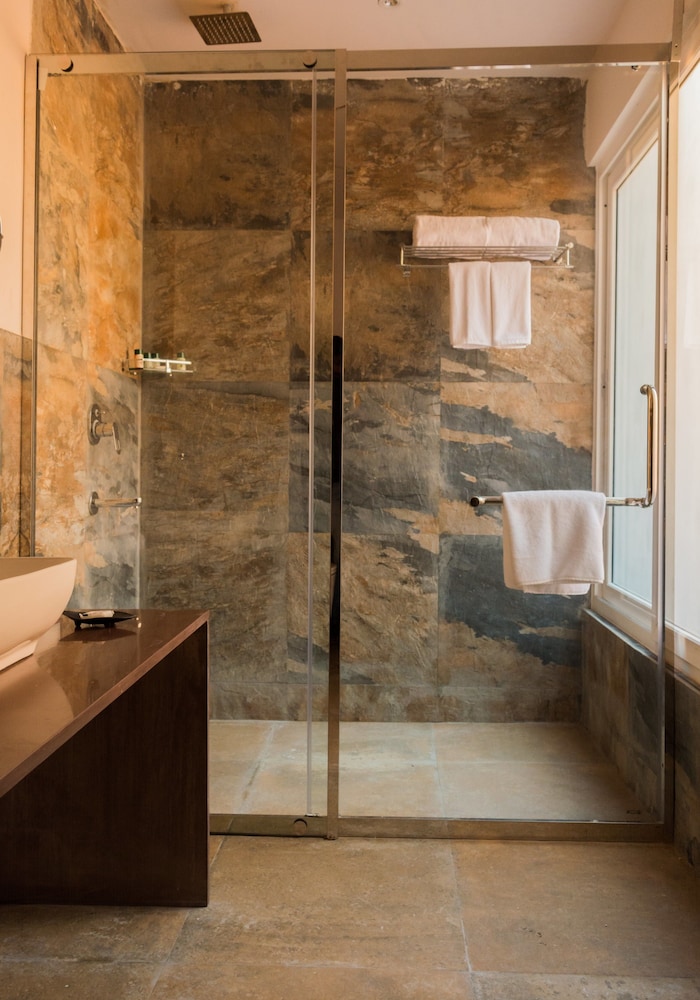 Bamboo Saa Resort & Spa