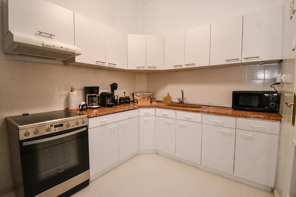 Porto Sea View Apartments - D. Gounari 5