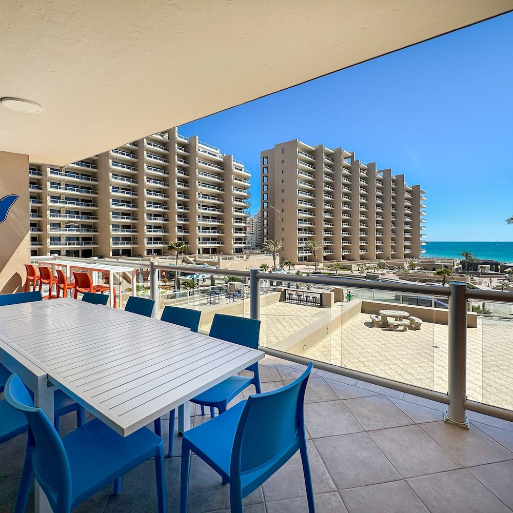 Luxury Ocean View Condo w Huge Deck