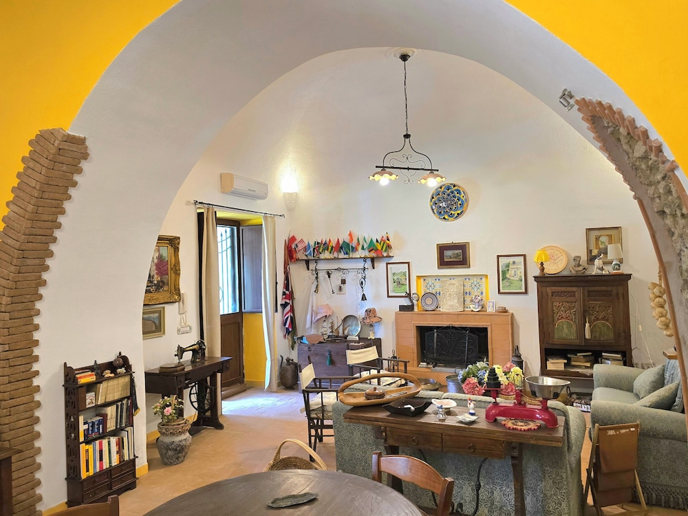 Tramonti Divini Amalfi Country House