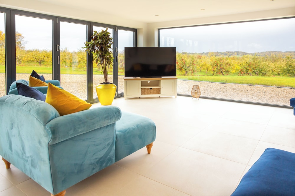 Beautiful Barn Conversion-Escape for 12