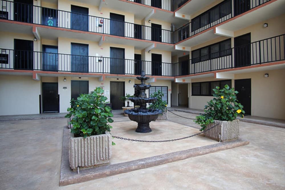 Holiday Towers by Elliott Beach Rentals