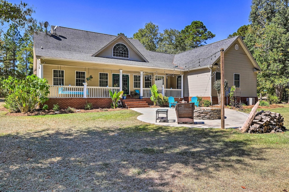 Idyllic Hawkinsville Retreat: Large Fire Pit! view 4