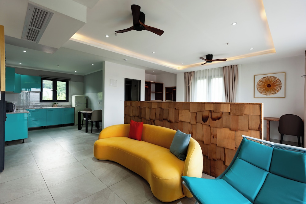 Joan Eco Relais