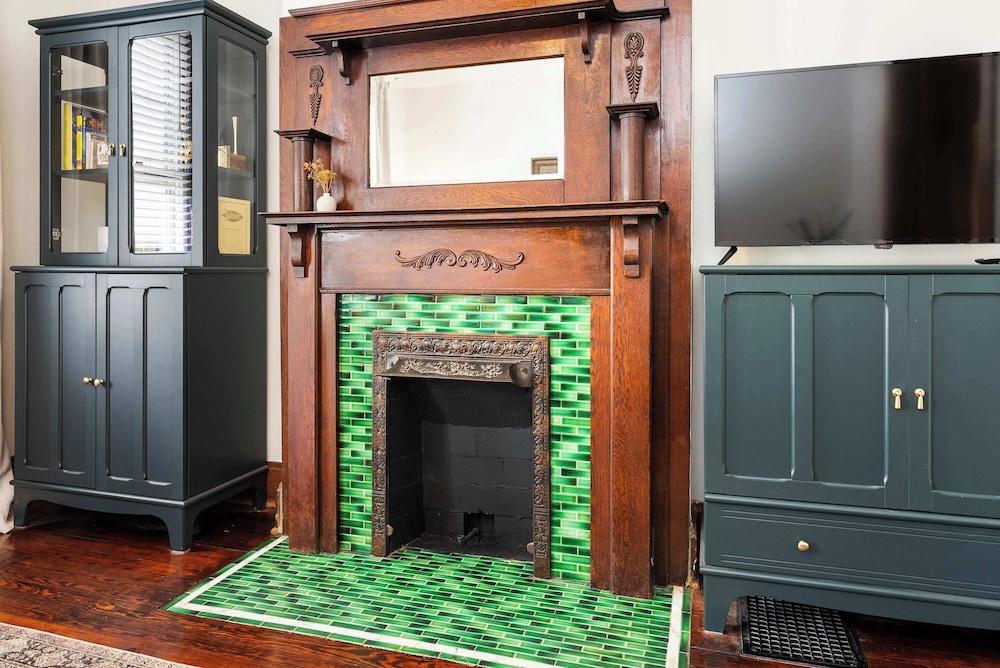 German Charm Suites Sleeps 8!