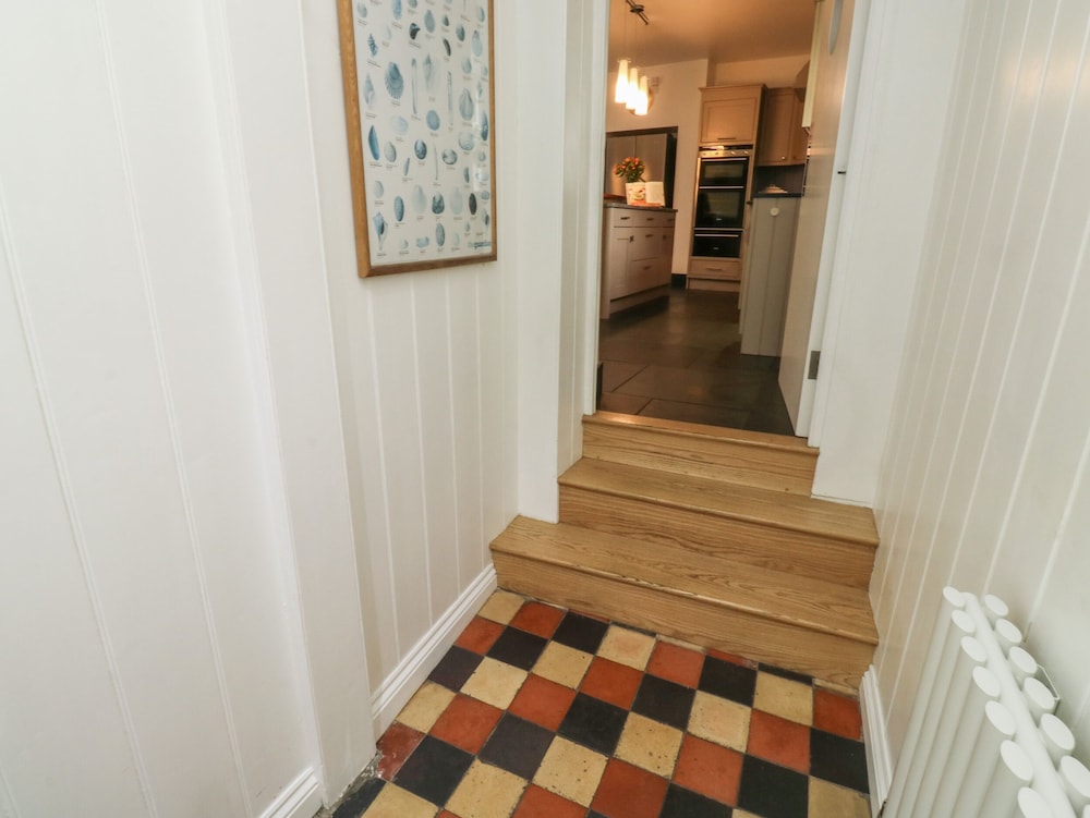 Lands House