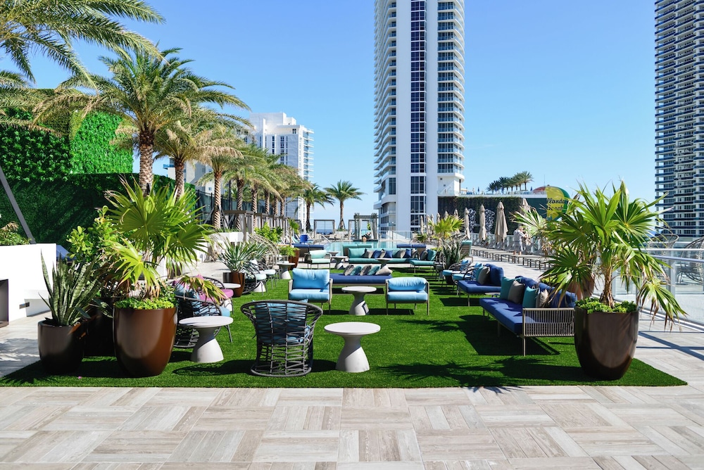40th-Floor Gem Top Views & Amenities