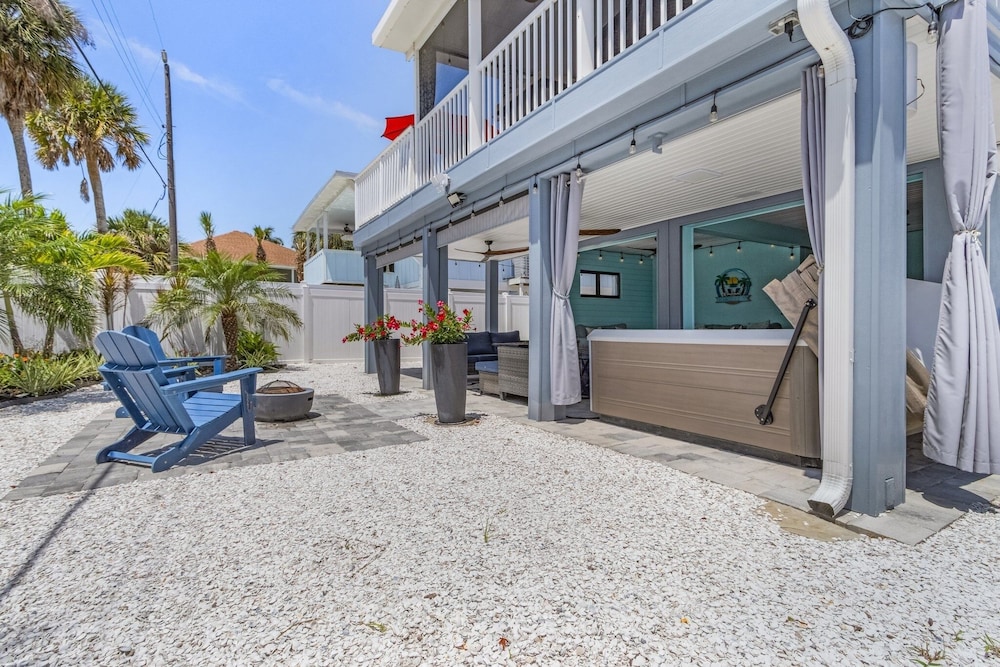 130 Tiki Tides: 2br W/ Outdoor Tiki Bar! 2 Bedroom Home
