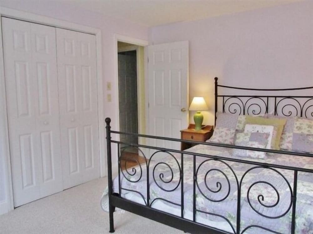 Charming East Falmouth Home: Walk to Private Beach