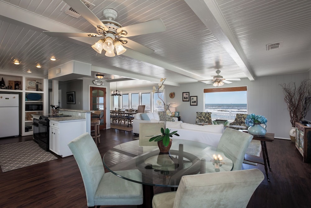 Bermuda Blue by Ryson Vacation Rentals