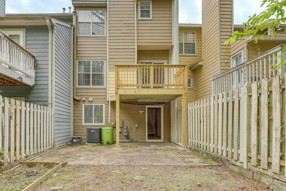 Fenced Yard & Pool Access: Lawrenceville Retreat!