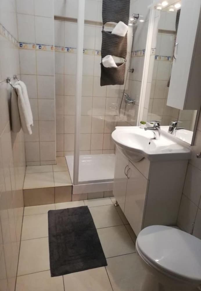 San - Comfortable and Great Location - A3 view 3