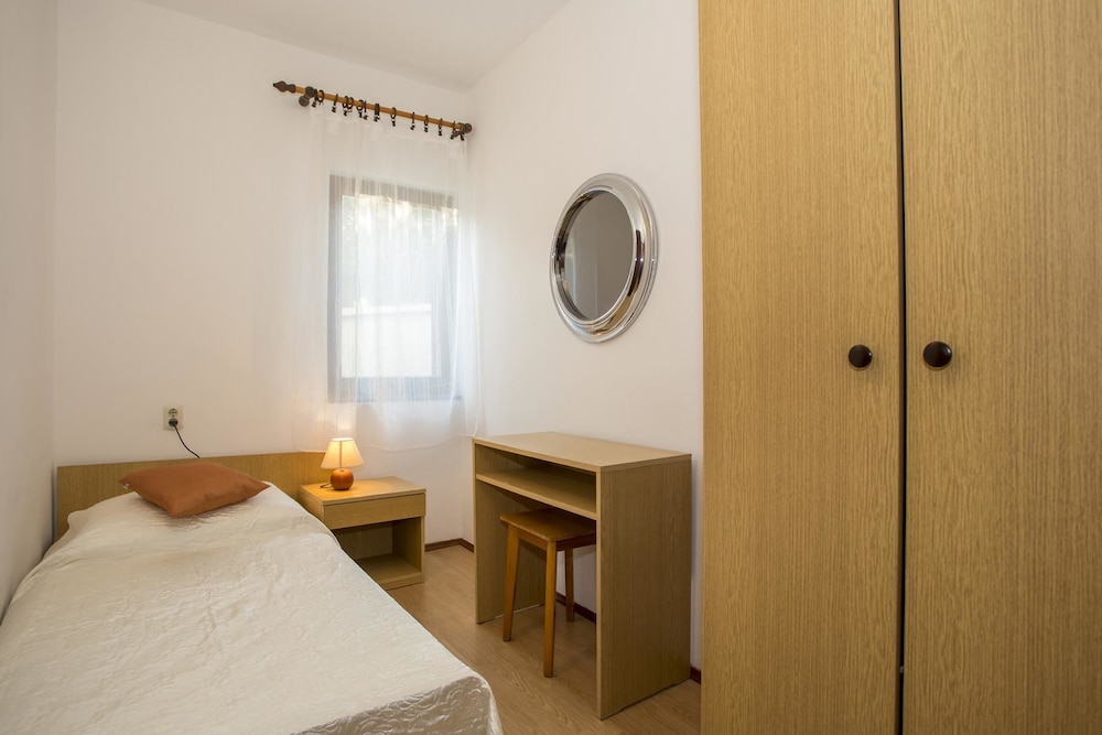 Apartment 34