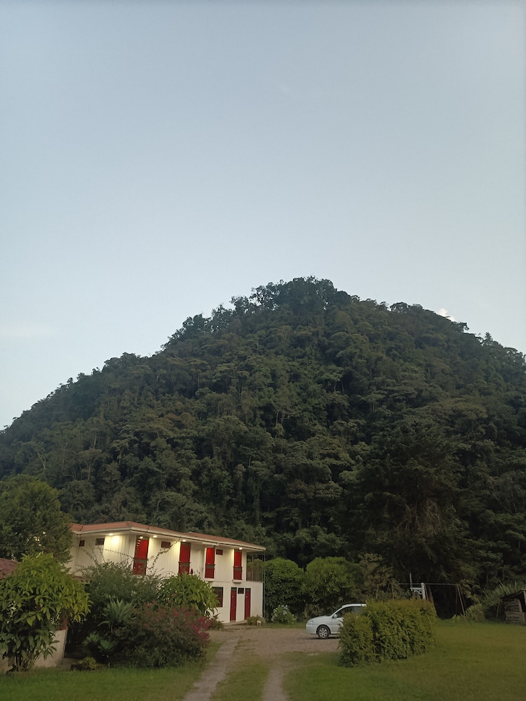 Hotel Campestre El Edén