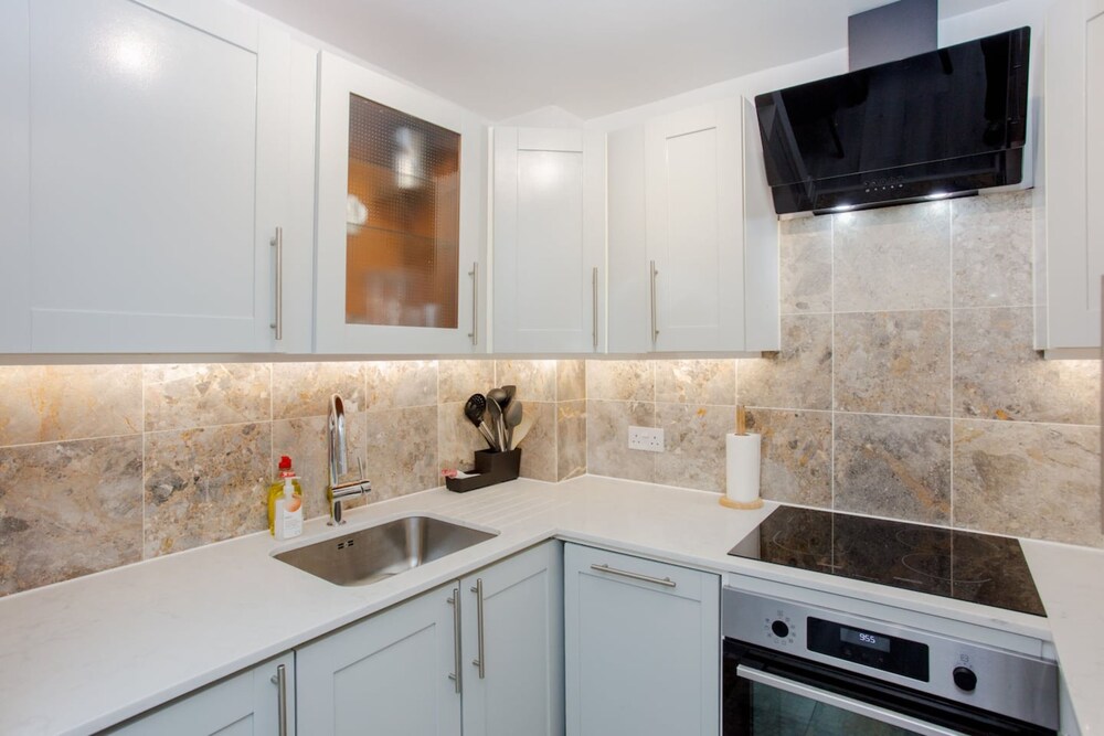 Homely 2 Bedroom Apartment in Maida Vale