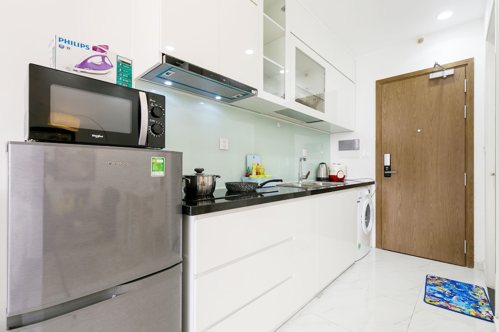 Jennifer House - Millenium Apartment
