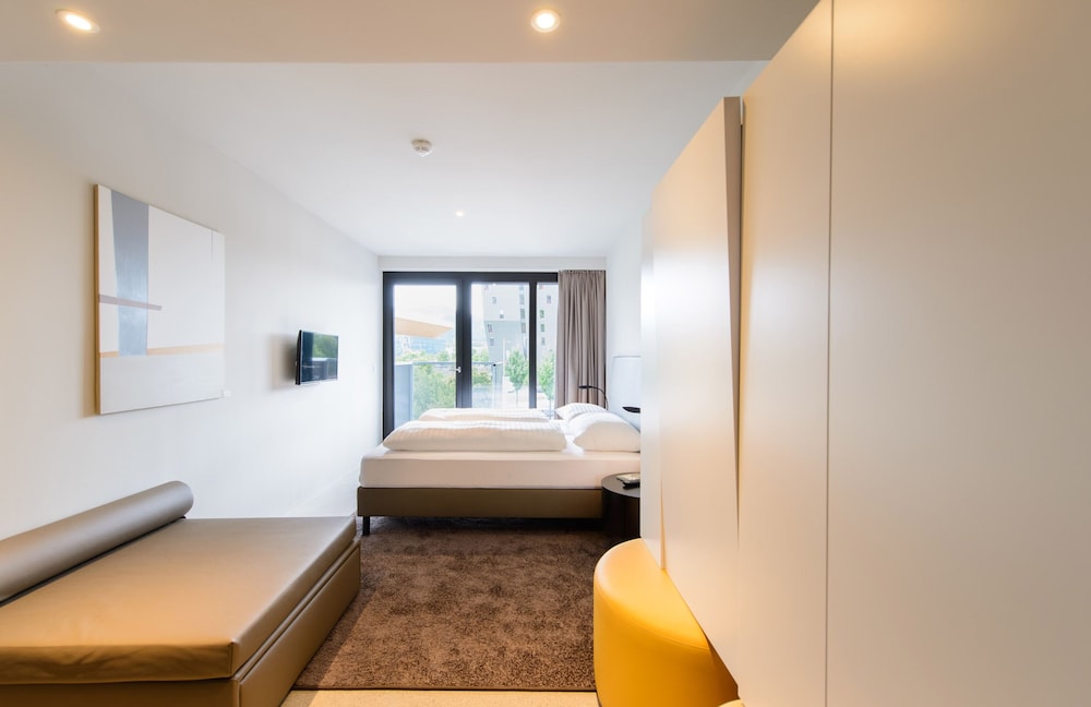 Blackhome Innsbruck City East - Image 4
