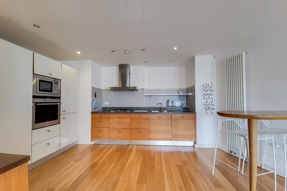 Greenwich Mill - Modern Comfort & Historic Charm