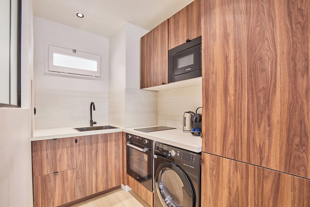 THE Parisian Suite / Center of Paris