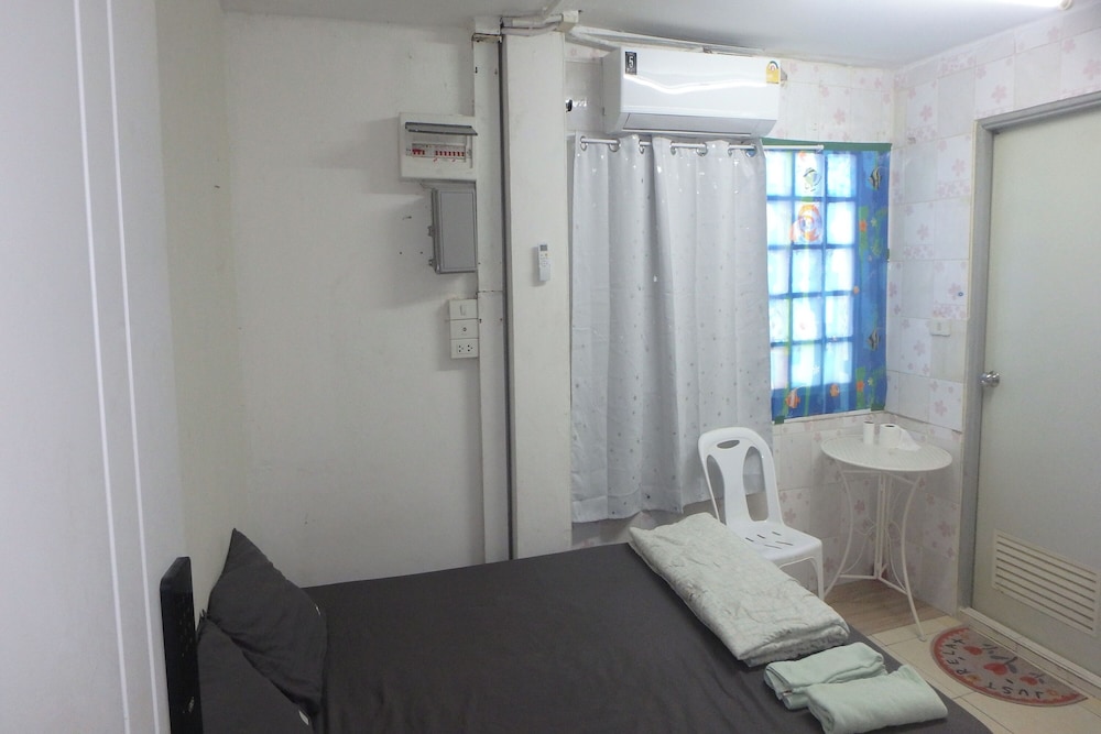 Rama 3 Sunrise Hostel